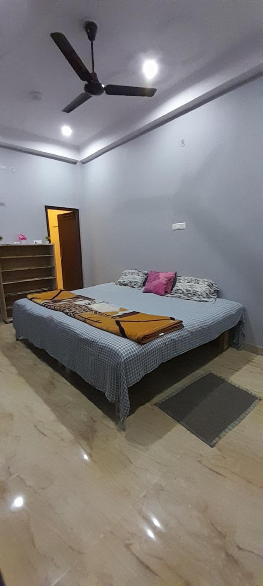 Homestay Santoshi *